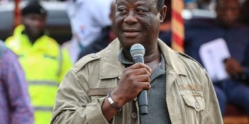 Jokowi supporters try to prevent anti-Jokowi activist from entering Batam