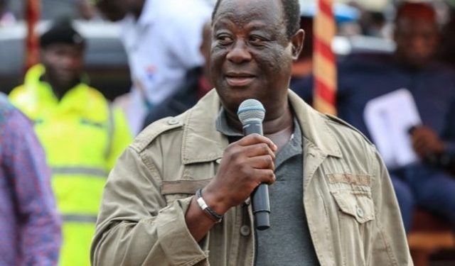 Jokowi supporters try to prevent anti-Jokowi activist from entering Batam